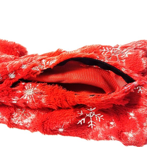 FUTEI Holiday Red Faux Fur w/Silver Snowflakes & Stars Pillow Covers 18" Set 2 - Picture 6 of 10